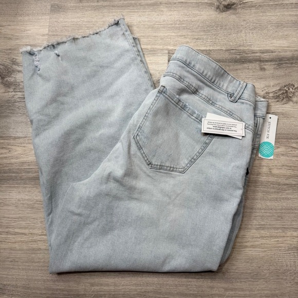 Democracy "Ab"solution Wide Leg Crop Jeans Light Wash Frayed Hem Women's - Picture 1 of 7